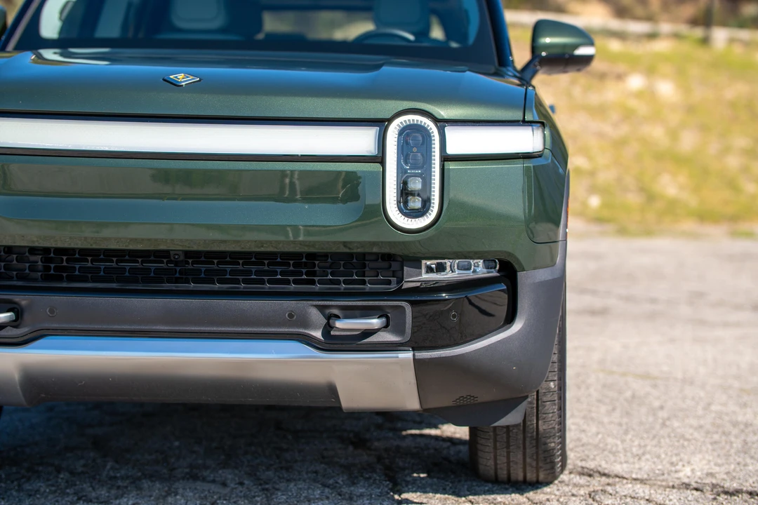 2023 Rivian R1S - Image 14 of 31