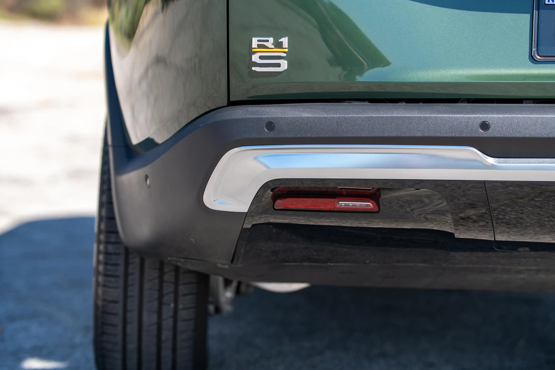 2023 Rivian R1S - Image 26 of 31