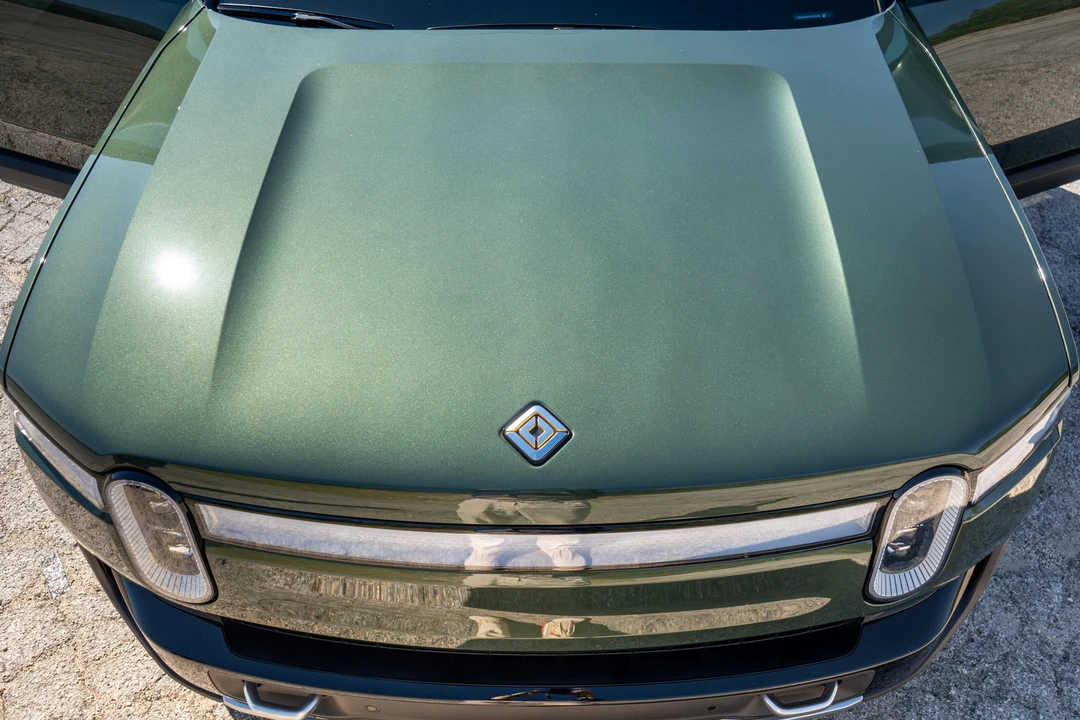 2023 Rivian R1S - Image 12 of 31