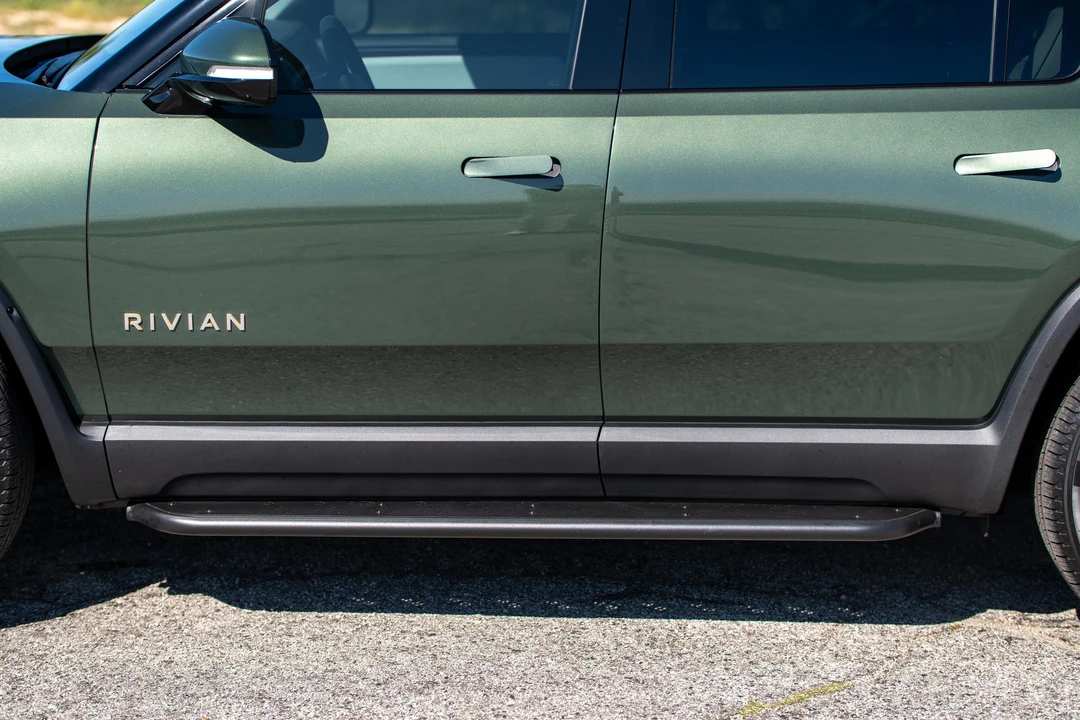 2023 Rivian R1S - Image 22 of 31