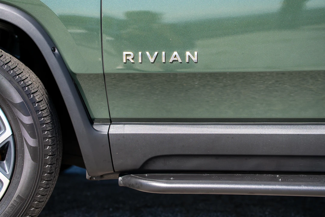 2023 Rivian R1S - Image 20 of 31