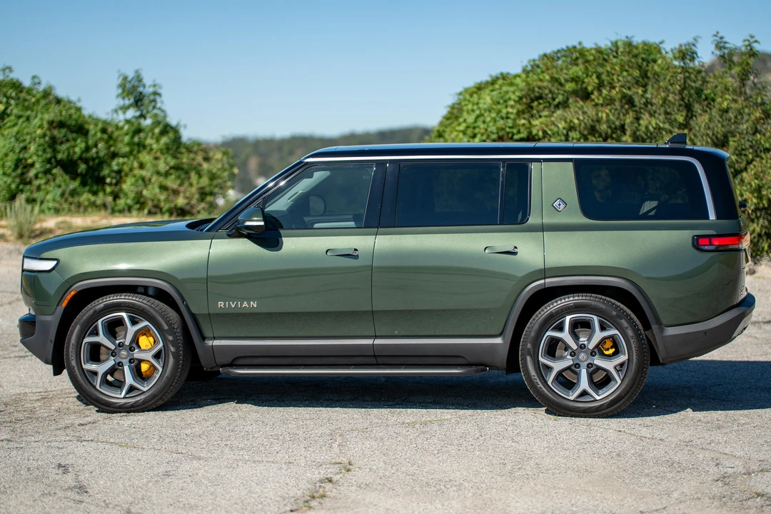 2023 Rivian R1S - Image 3 of 31