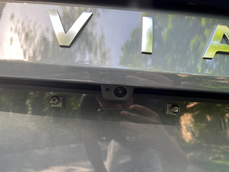 2023 Rivian R1S - Image 29 of 31