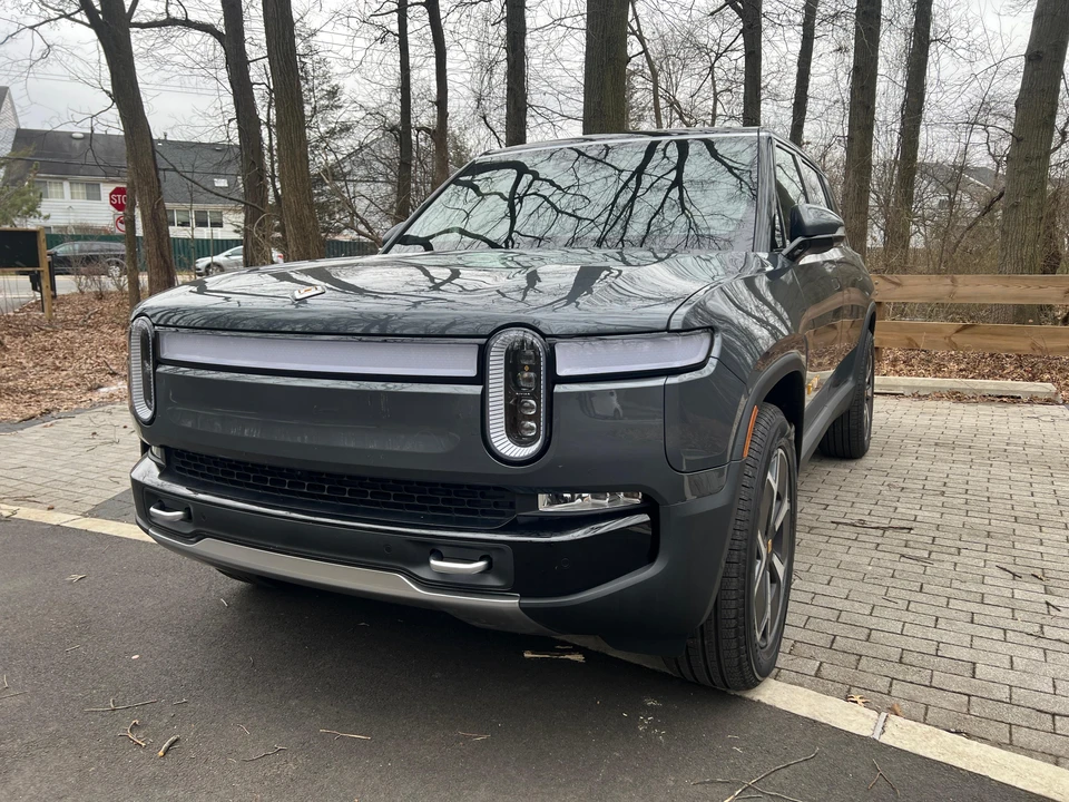 2023 Rivian R1S - Image 6 of 31