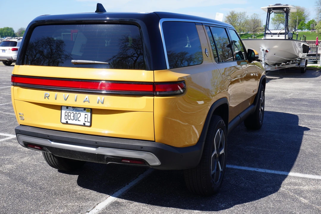 2023 Rivian R1S - Image 20 of 31