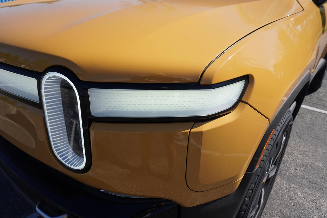 2023 Rivian R1S - Image 31 of 31