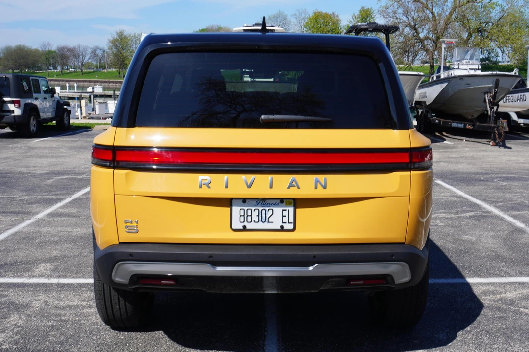 2023 Rivian R1S - Image 5 of 31
