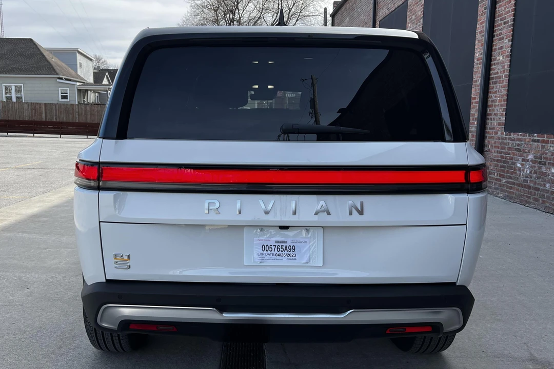 2023 Rivian R1S - Image 5 of 31