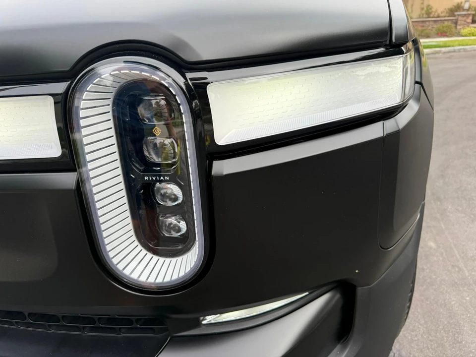 2023 Rivian R1S - Image 21 of 31