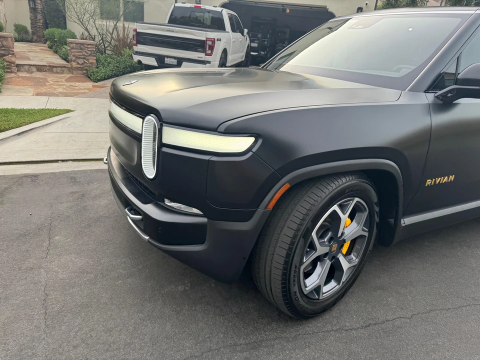 2023 Rivian R1S - Image 22 of 31