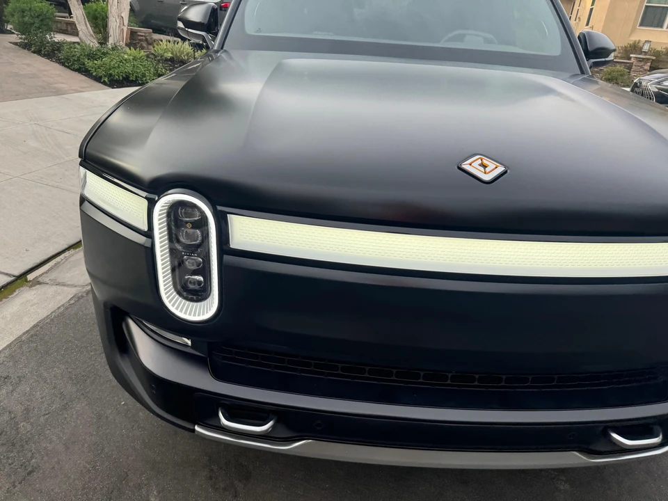 2023 Rivian R1S - Image 16 of 31