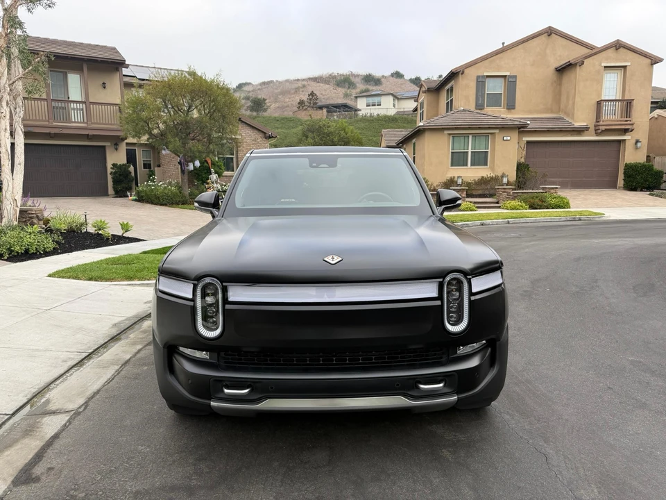 2023 Rivian R1S - Image 6 of 31