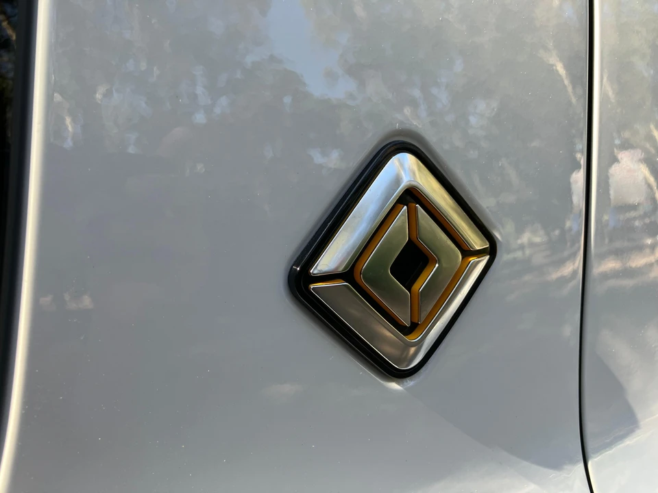 2023 Rivian R1S - Image 29 of 31