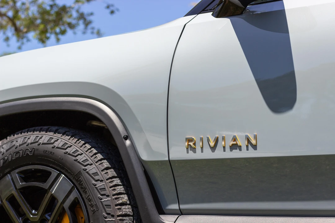 2023 Rivian R1S - Image 21 of 31