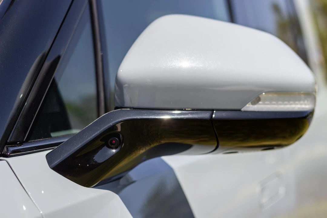 2023 Rivian R1S - Image 20 of 31