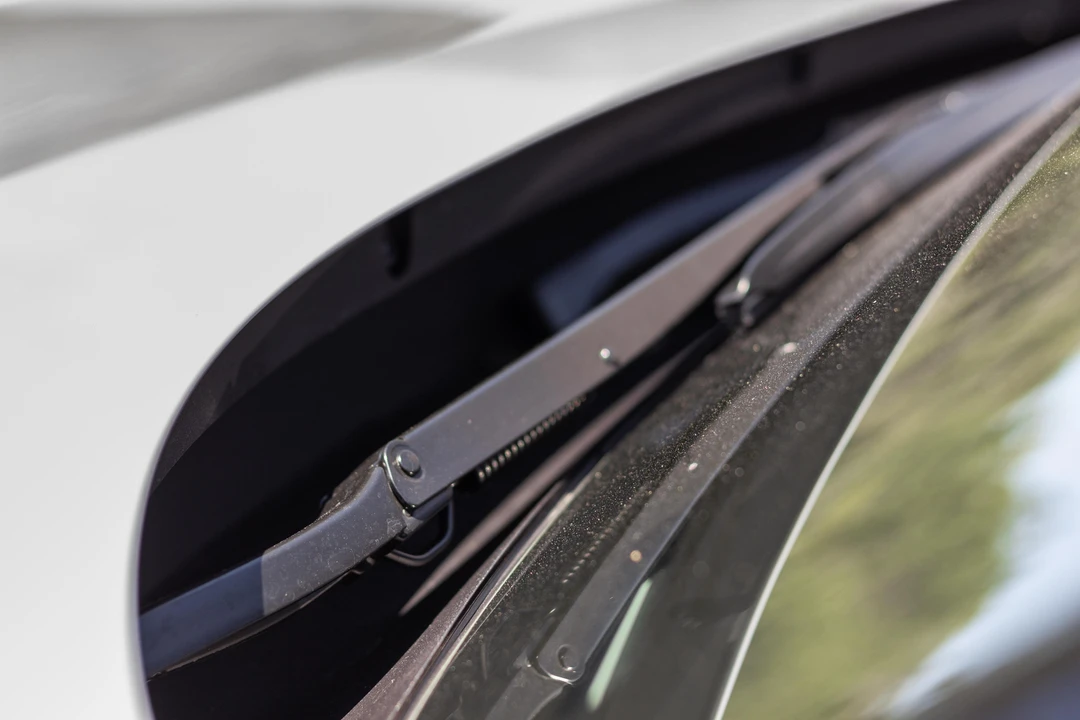 2023 Rivian R1S - Image 18 of 31