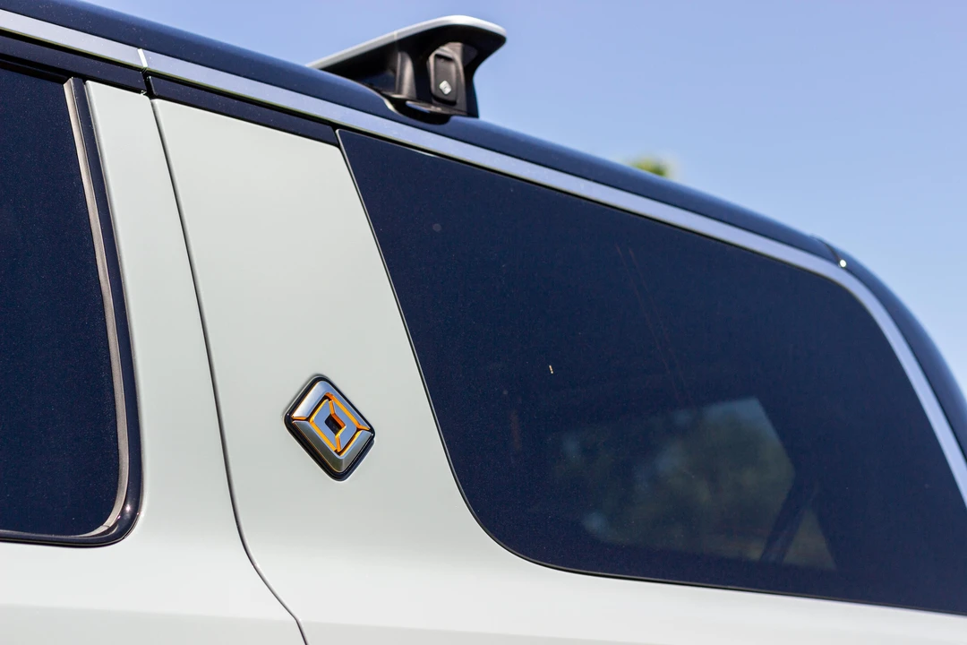 2023 Rivian R1S - Image 26 of 31