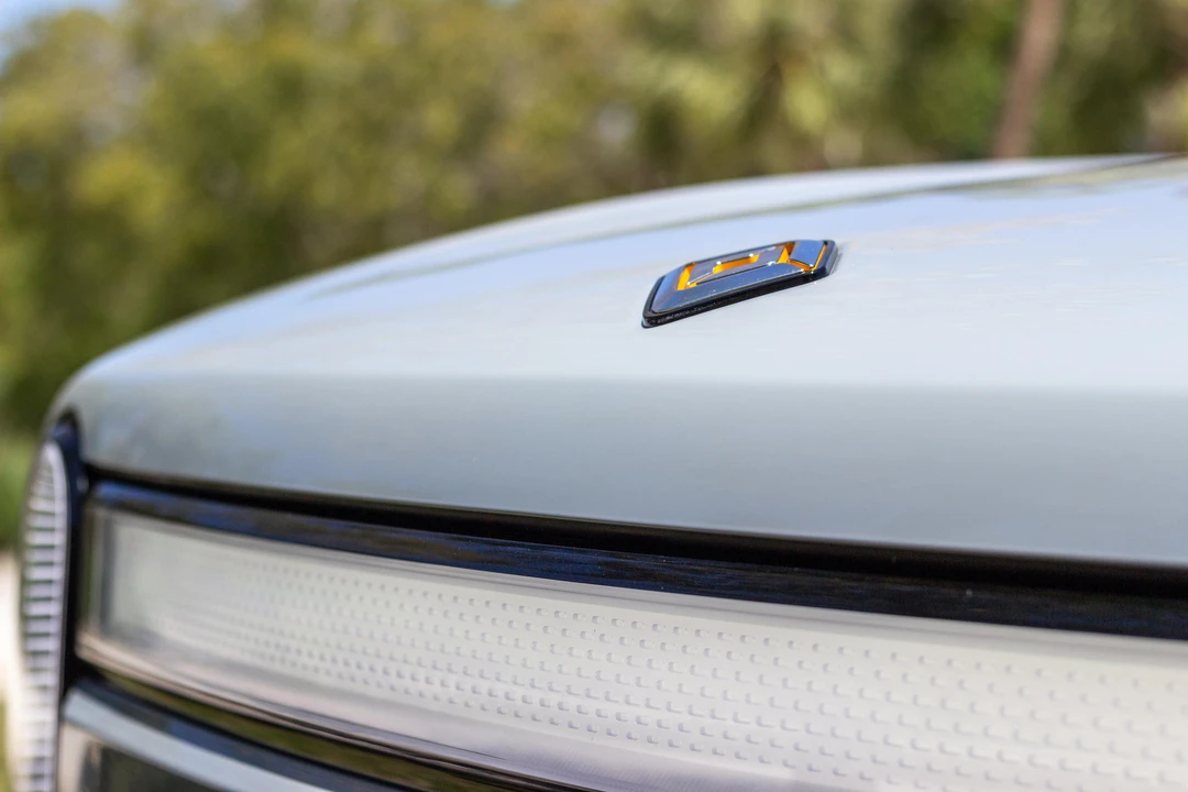 2023 Rivian R1S - Image 14 of 31