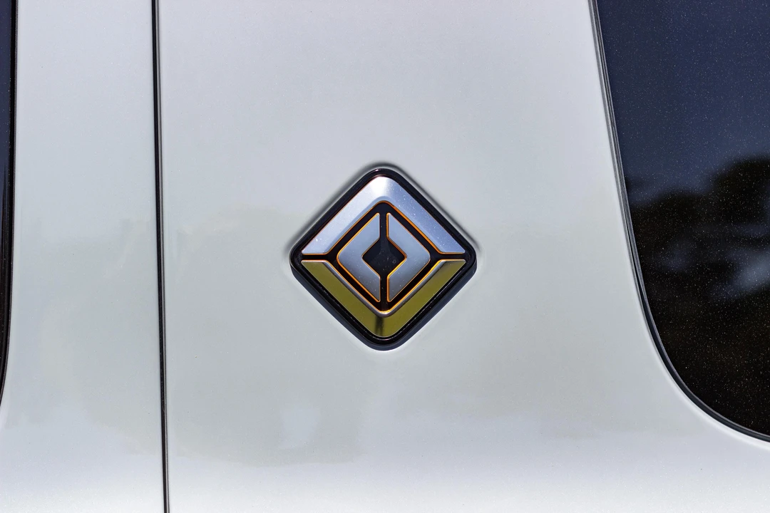 2023 Rivian R1S - Image 27 of 31