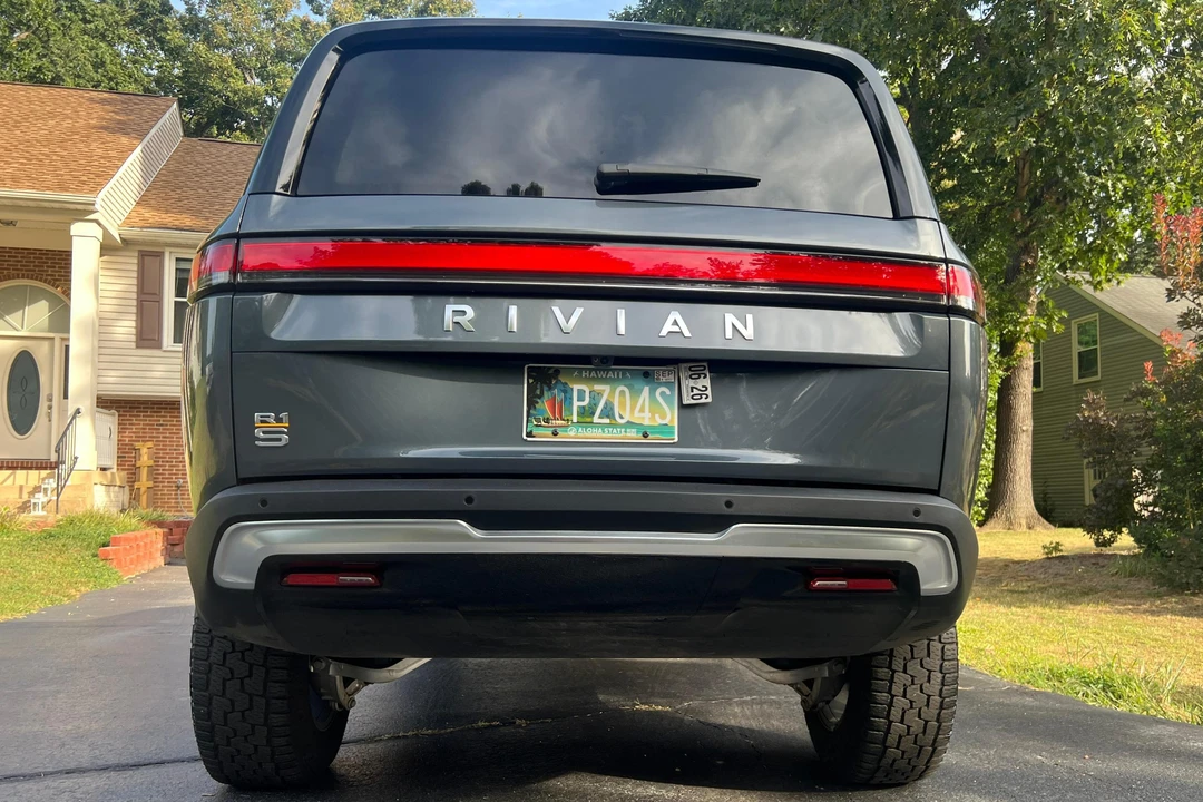 2023 Rivian R1S - Image 5 of 31