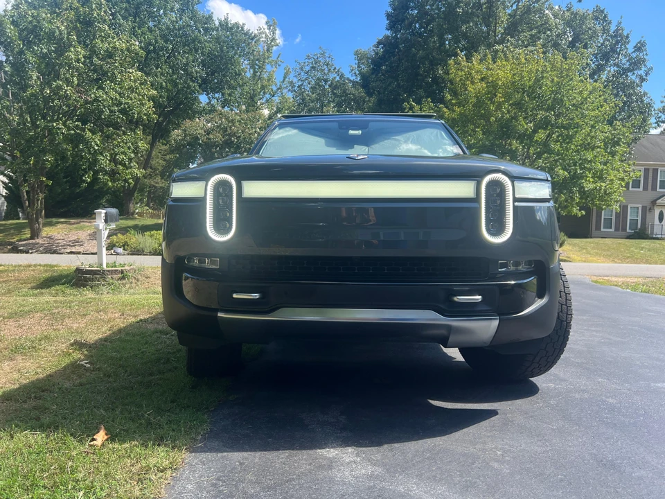 2023 Rivian R1S - Image 6 of 31