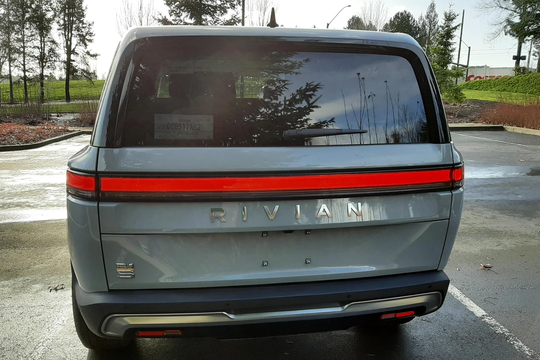 2023 Rivian R1S - Image 5 of 31