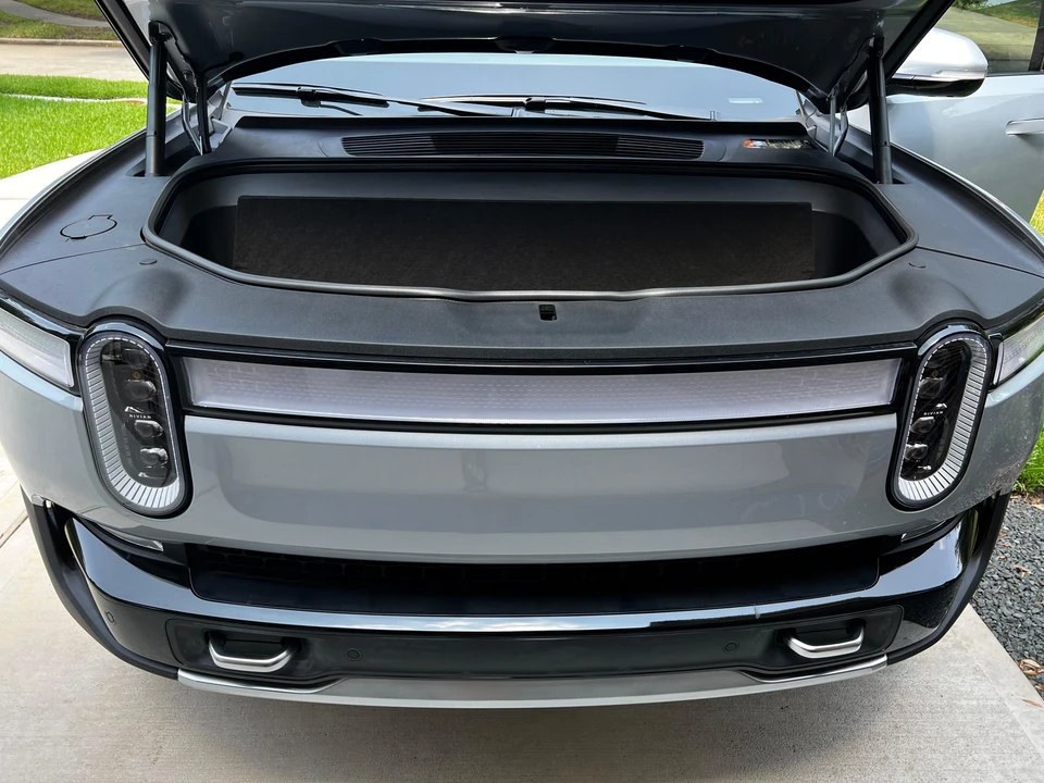 2023 Rivian R1S - Image 24 of 31