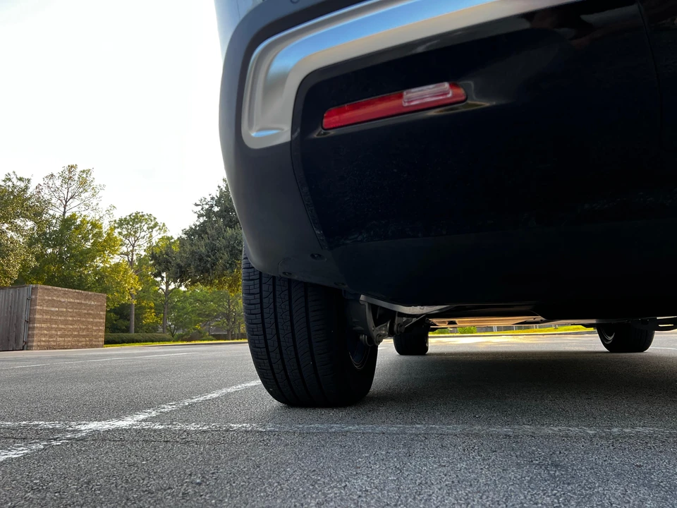 2023 Rivian R1S - Image 27 of 31