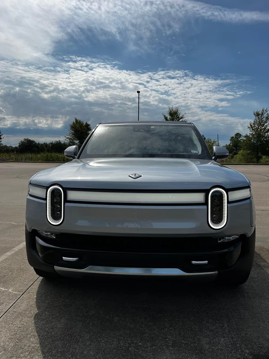 2023 Rivian R1S - Image 22 of 31