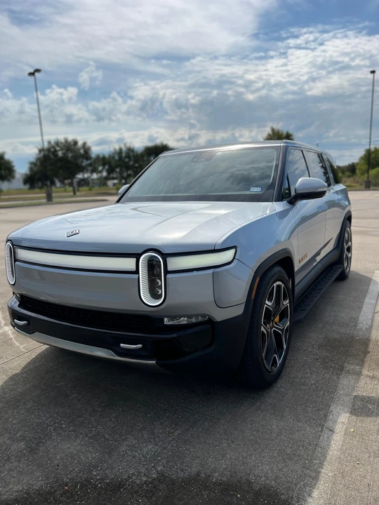 2023 Rivian R1S - Image 7 of 31