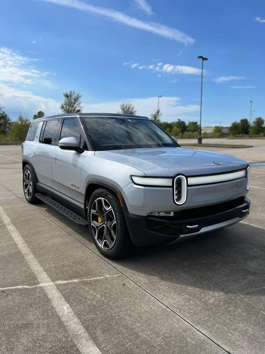 2023 Rivian R1S - Image 19 of 31