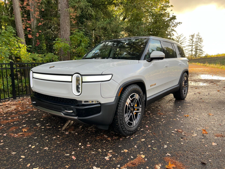2023 Rivian R1S - Image 6 of 31