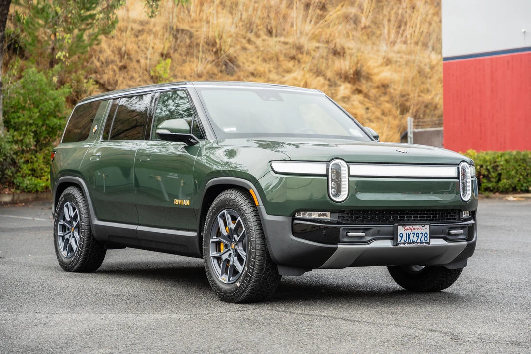 2023 Rivian R1S - Image 16 of 31