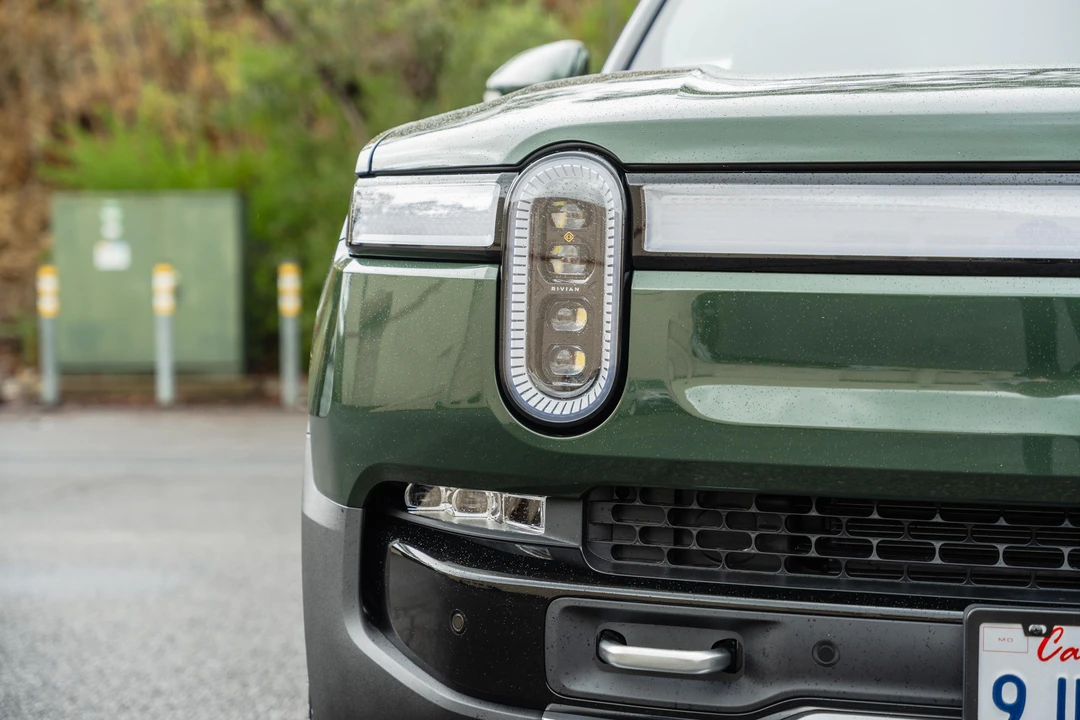 2023 Rivian R1S - Image 20 of 31