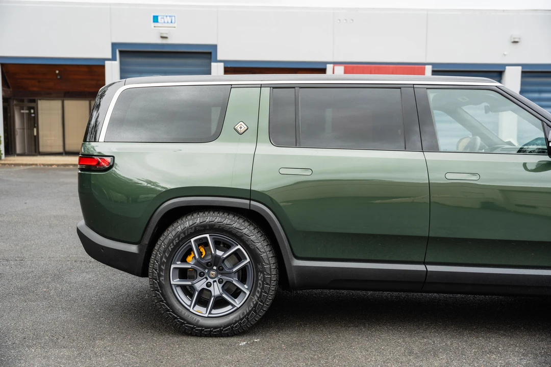 2023 Rivian R1S - Image 31 of 31