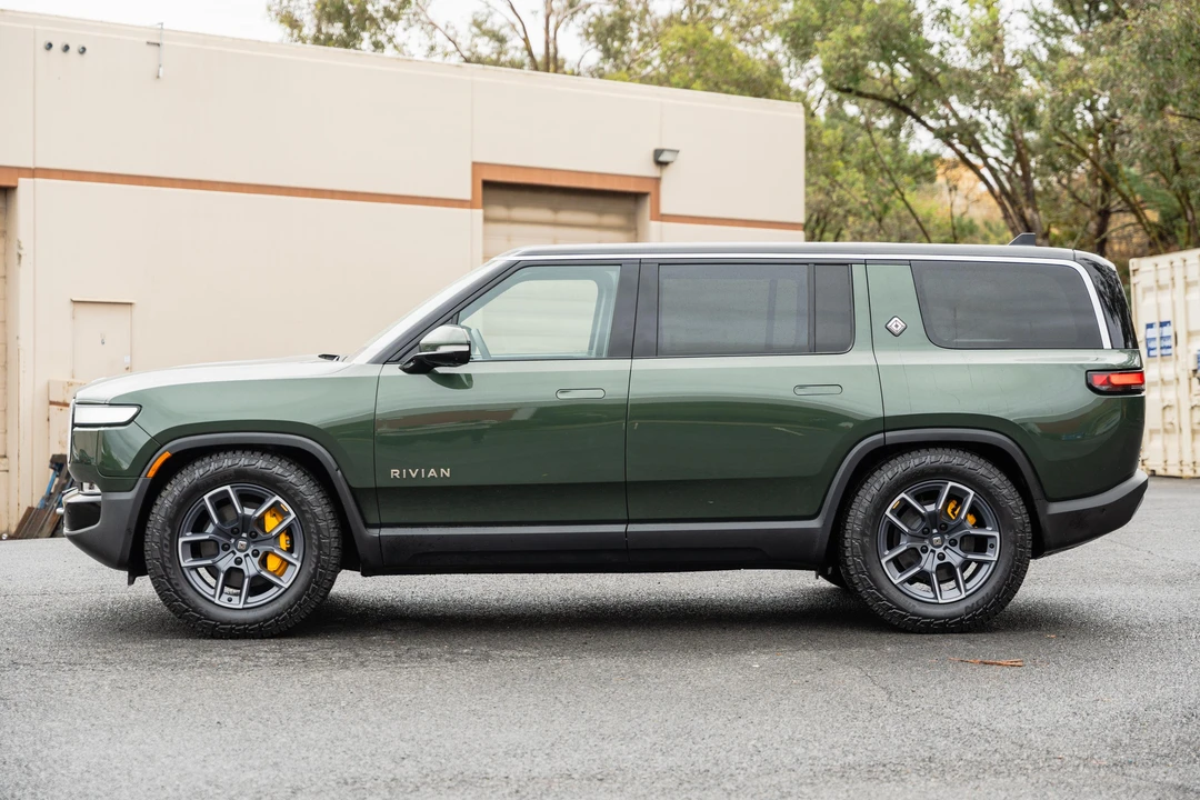 2023 Rivian R1S - Image 11 of 31