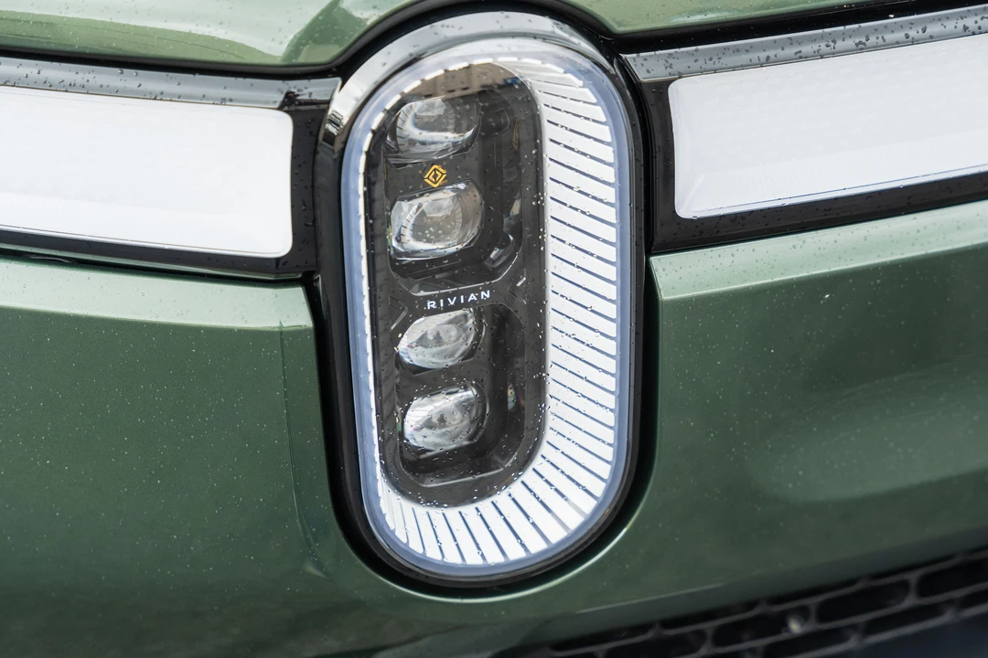 2023 Rivian R1S - Image 19 of 31