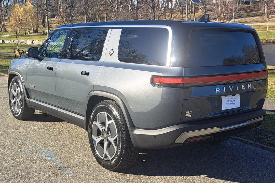 2023 Rivian R1S - Image 4 of 31