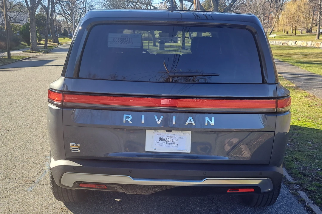 2023 Rivian R1S - Image 5 of 31