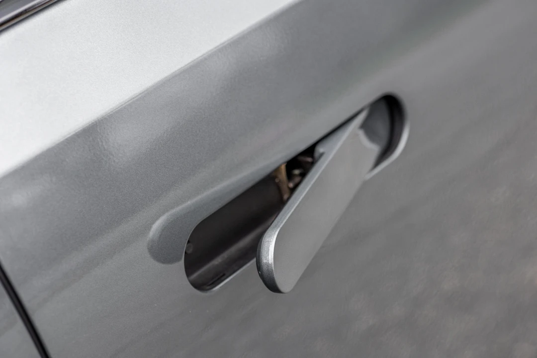 2023 Rivian R1S - Image 25 of 31