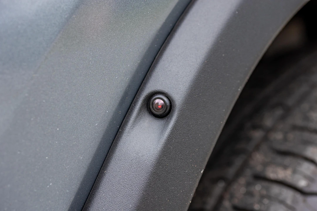 2023 Rivian R1S - Image 28 of 31