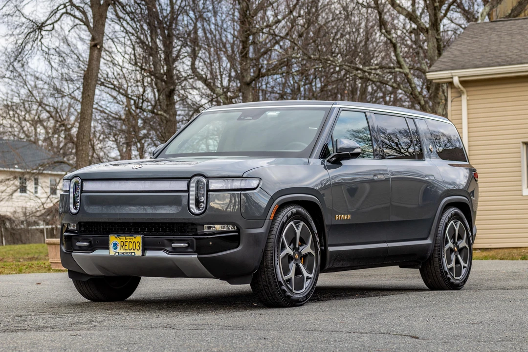 2023 Rivian R1S - Image 6 of 31