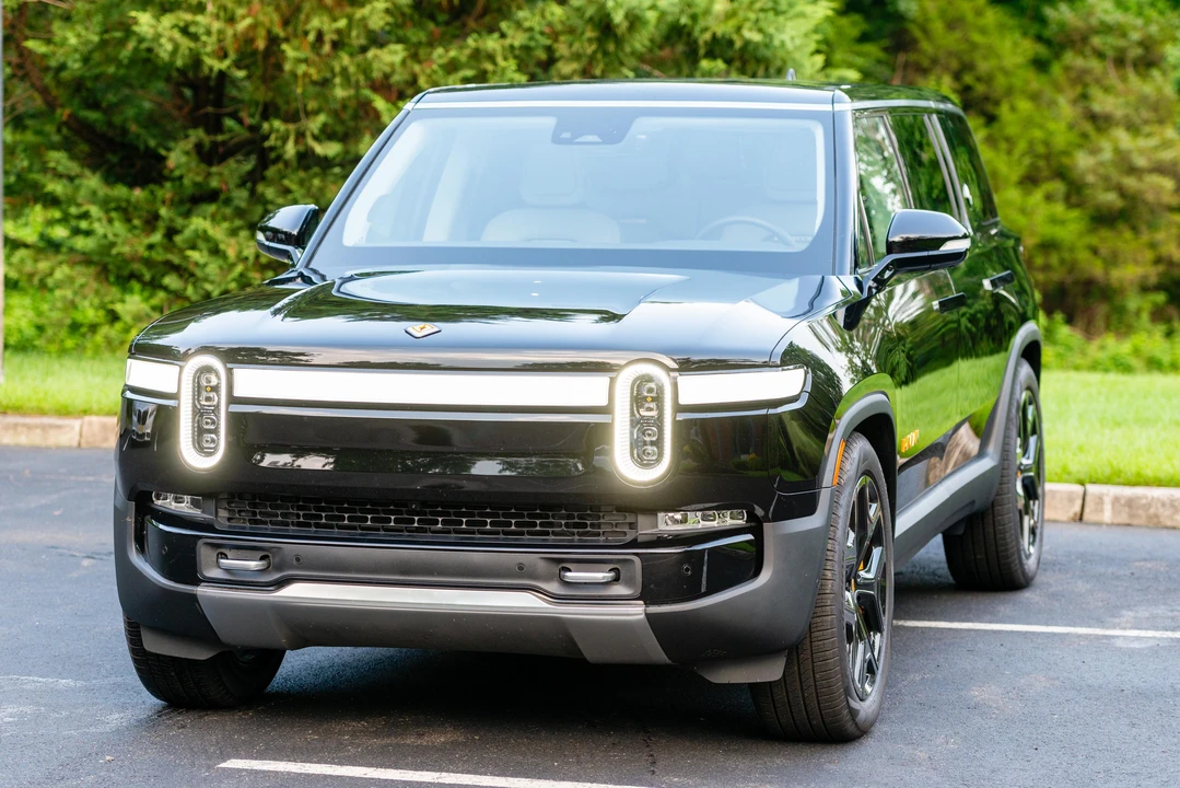 2023 Rivian R1S - Image 6 of 31