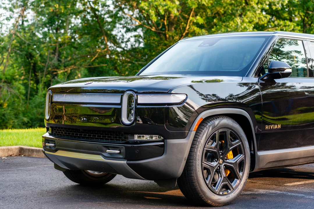 2023 Rivian R1S - Image 21 of 31