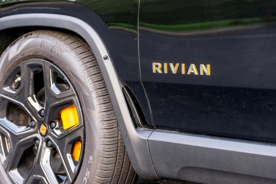 2023 Rivian R1S - Image 22 of 31