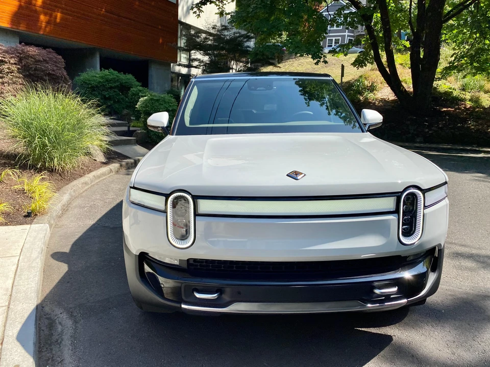 2023 Rivian R1S - Image 6 of 31