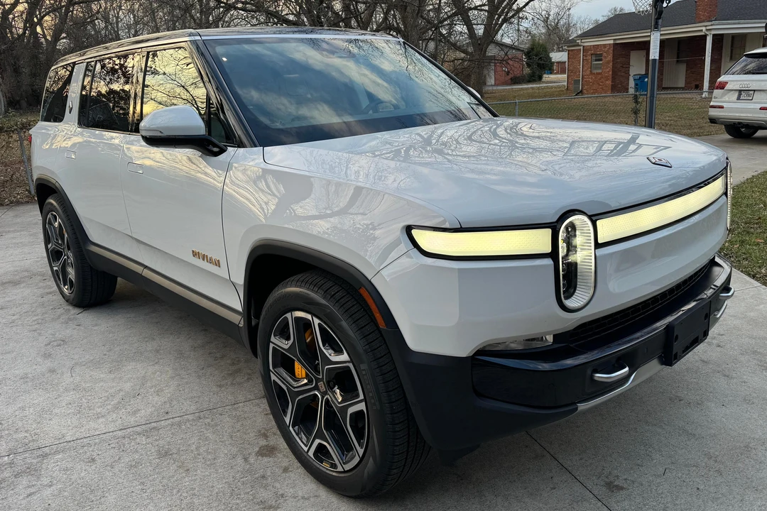 2023 Rivian R1S - Image 3 of 31