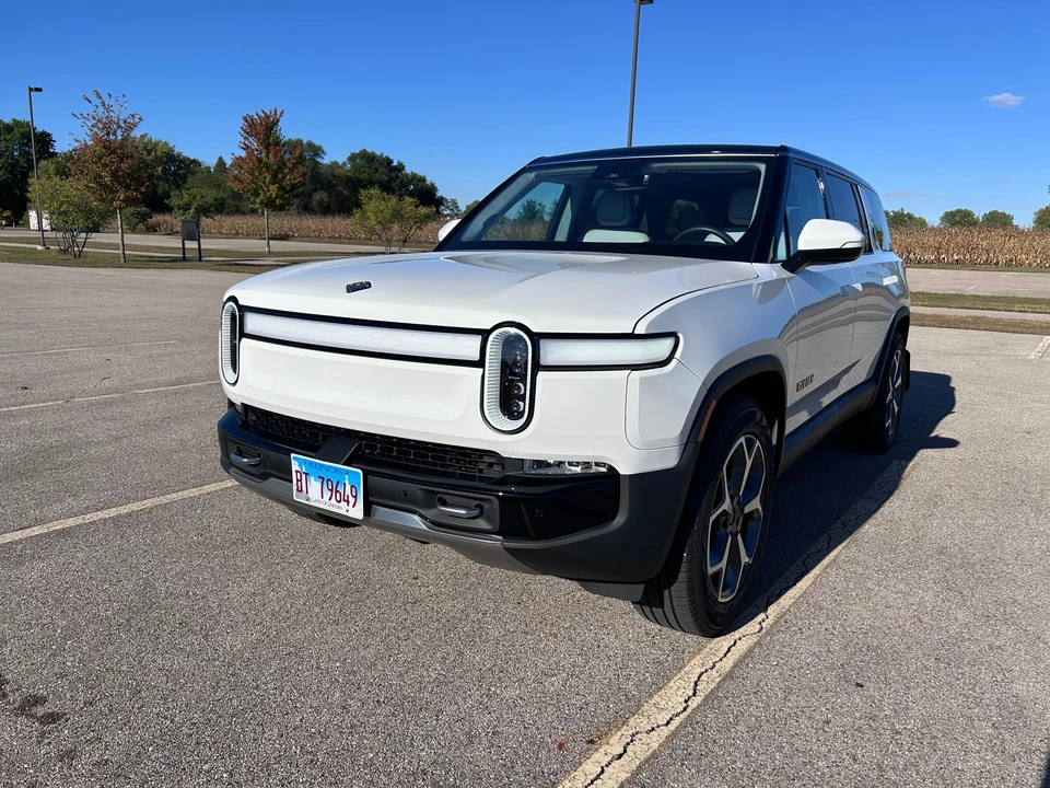 2023 Rivian R1S - Image 6 of 31
