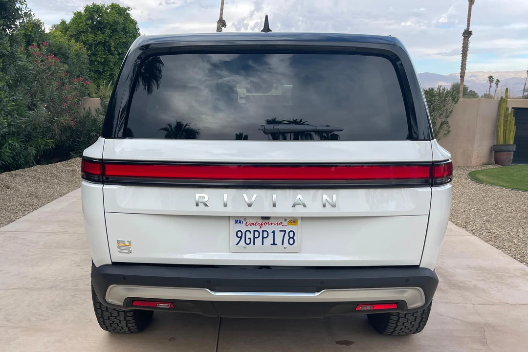 2023 Rivian R1S - Image 5 of 31