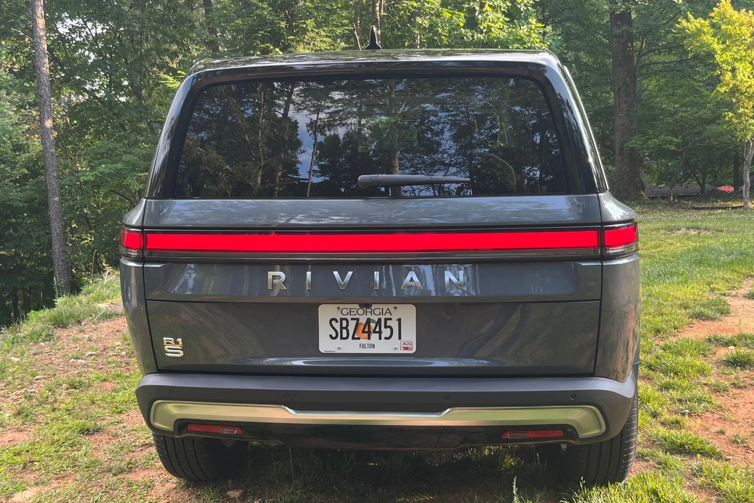 2023 Rivian R1S - Image 5 of 31